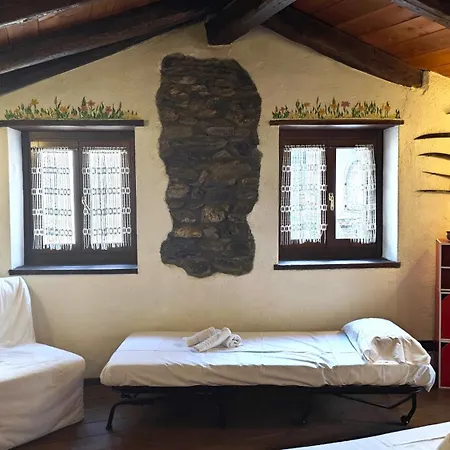 Hostdomus - La Casa Dello Gnomo Bousson